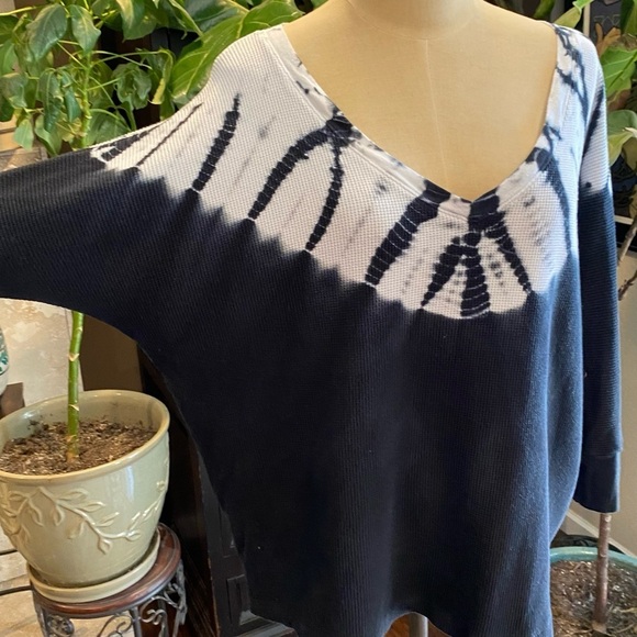 Splendid Dolman Waffle Knit Navy Tie Dye VNeck - Picture 6 of 14